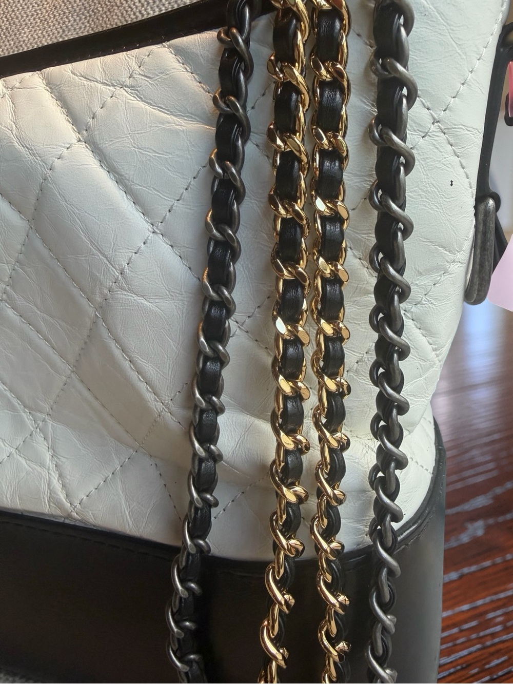 Chanel Gabrielle Hobo Quilted Aged Calfskin Medium - Picture 4 of 14